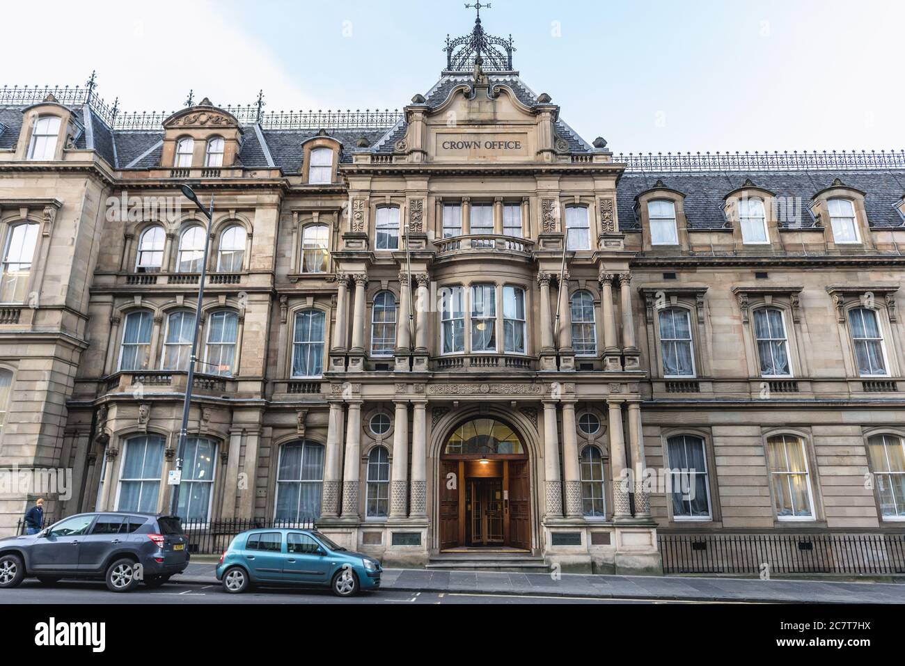 Crown Bürogebäude an der Chambers Street in Edinburgh, der Hauptstadt von Schottland, Teil von Großbritannien Stockfoto