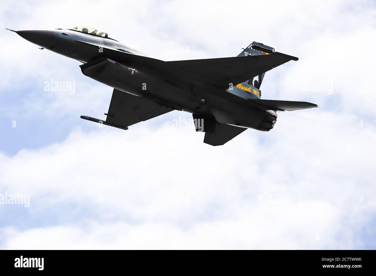 F16 Viper Demo Team fliegt auf der Rhode Island National Guard Airshow/ Stockfoto