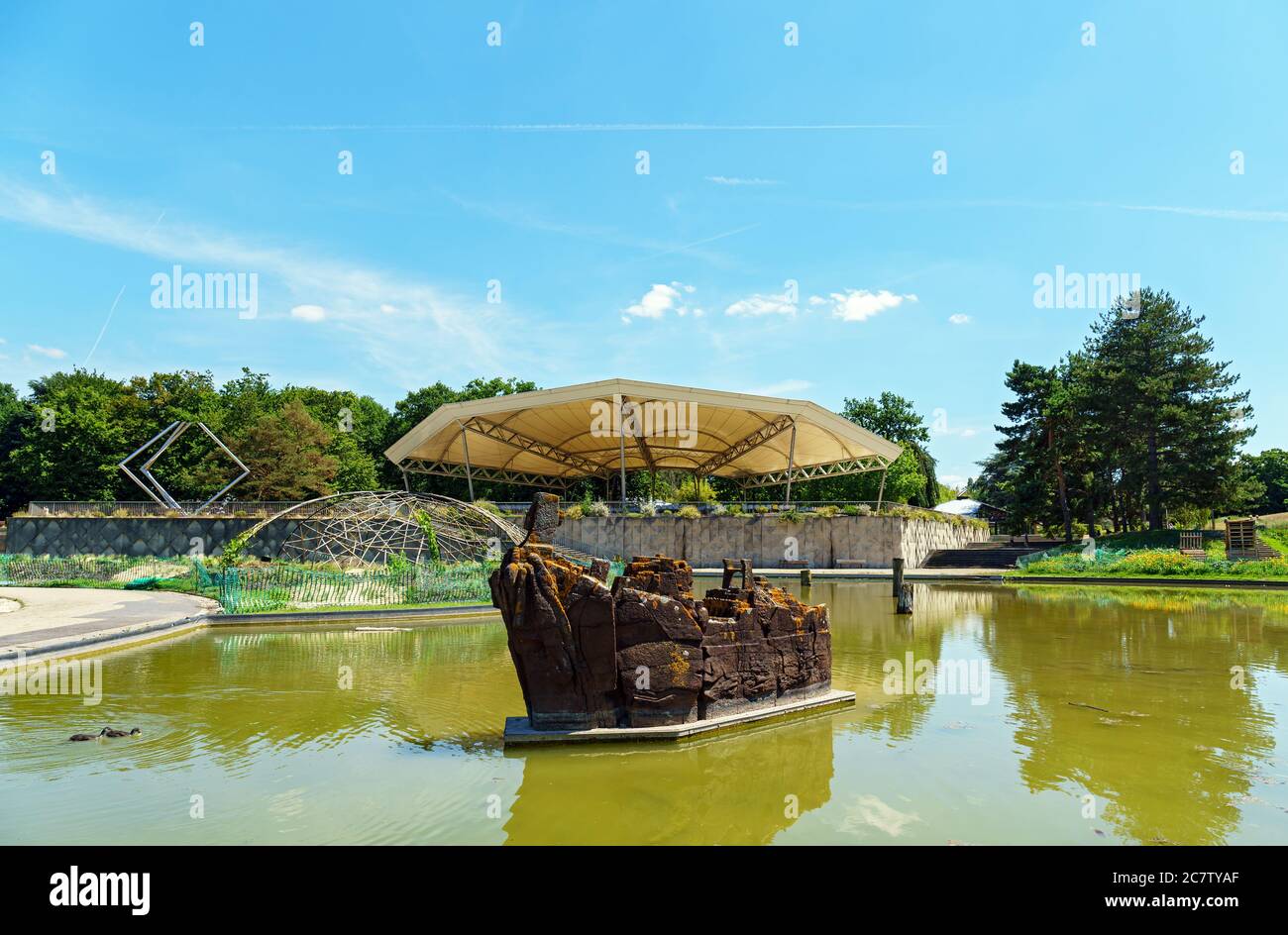 Wasserspiegel im Parc Floral de Paris im Bois de Vincennes - Paris, Frankreich Stockfoto