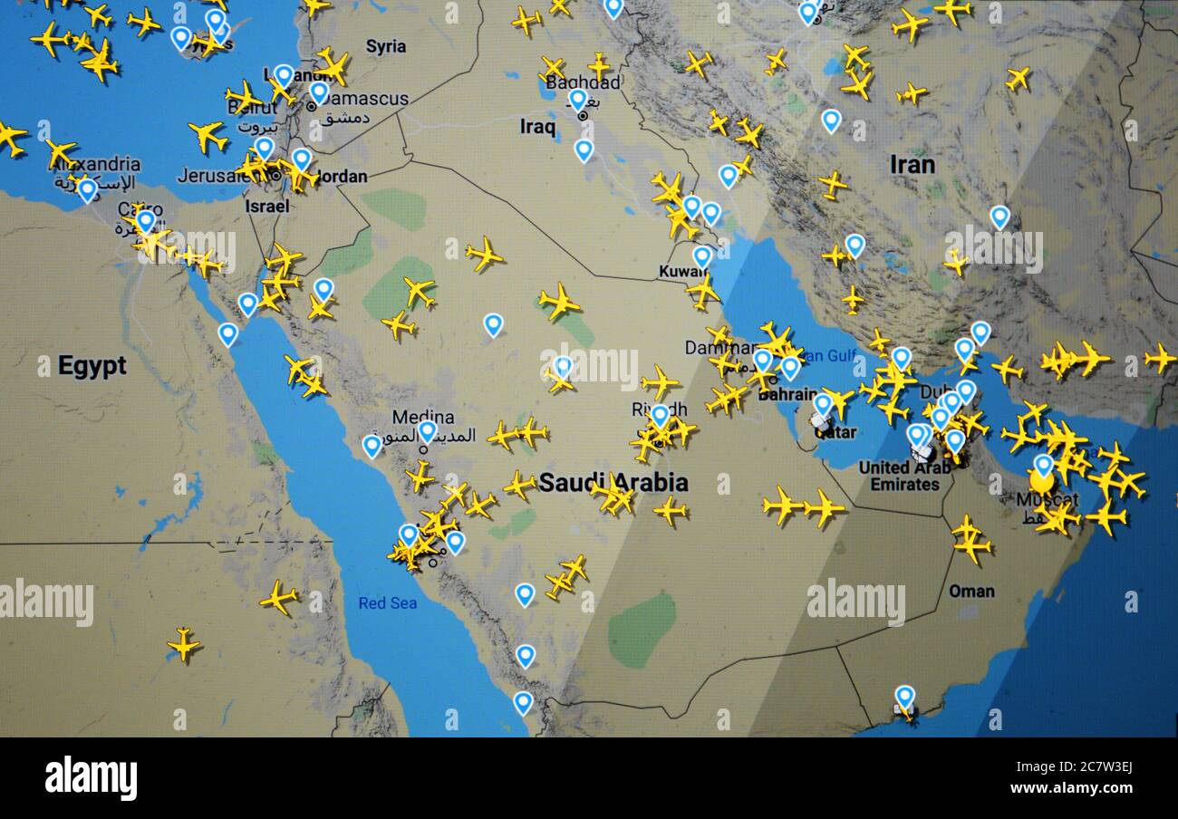 Flugverkehr über Ägypten, Israel, Jordanien, Libanon Syrien, Irak, Iran, Kuwait, VAE, Oman (19. juli 2020, UTC 15.42) im Internet mit Flightradar 24 Stockfoto