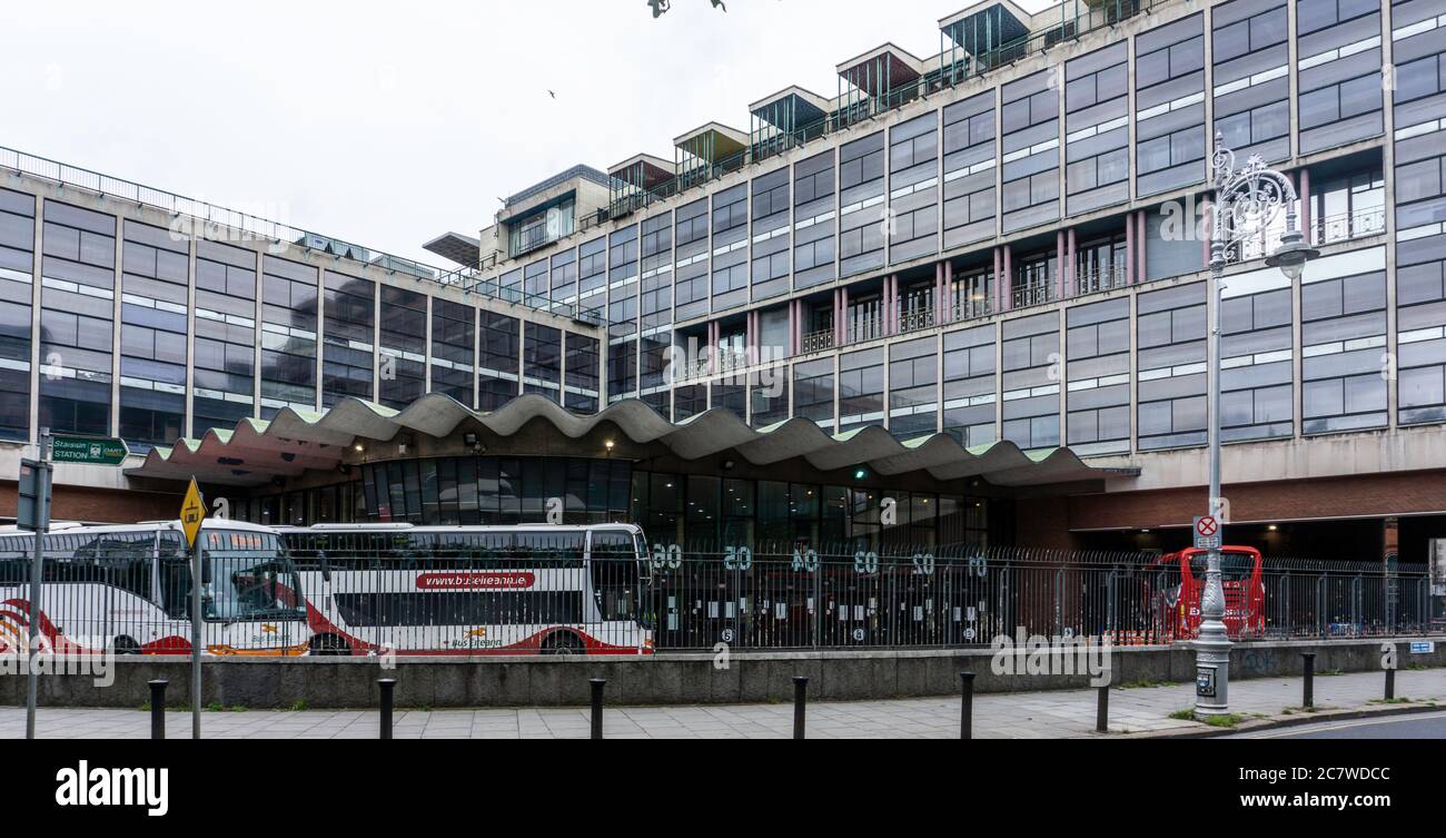 Busarus-der zentrale Busbahnhof in Dublin, Irland für Intercity und regionale Busverbindungen. Entworfen von Michael Scott, wurde es 1953 eröffnet. Stockfoto