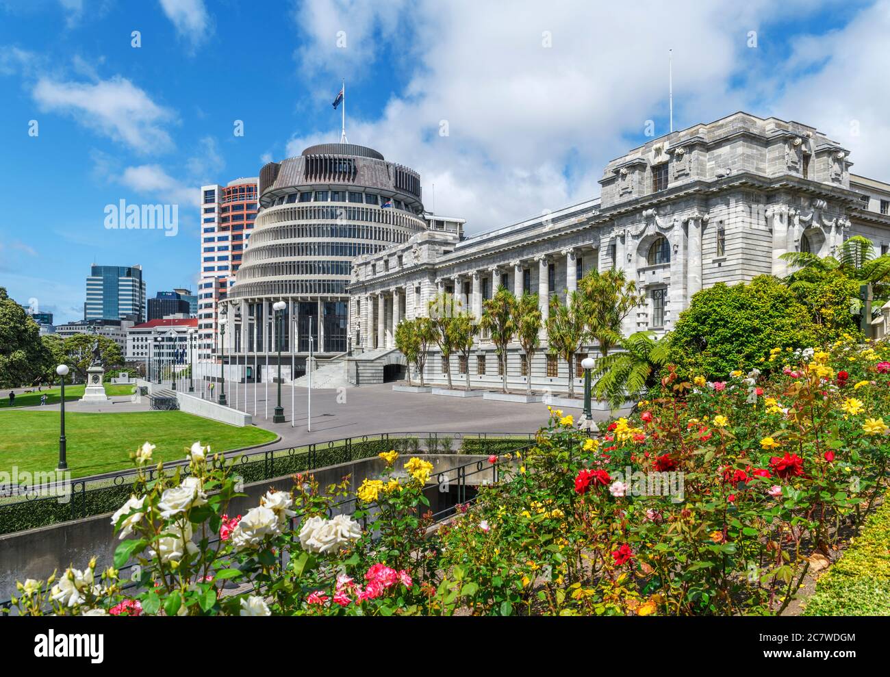 Neuseeländische Parlamentsgebäude, bestehend aus Parliament House, Beehive and Bowen House, Wellington, Neuseeland Stockfoto