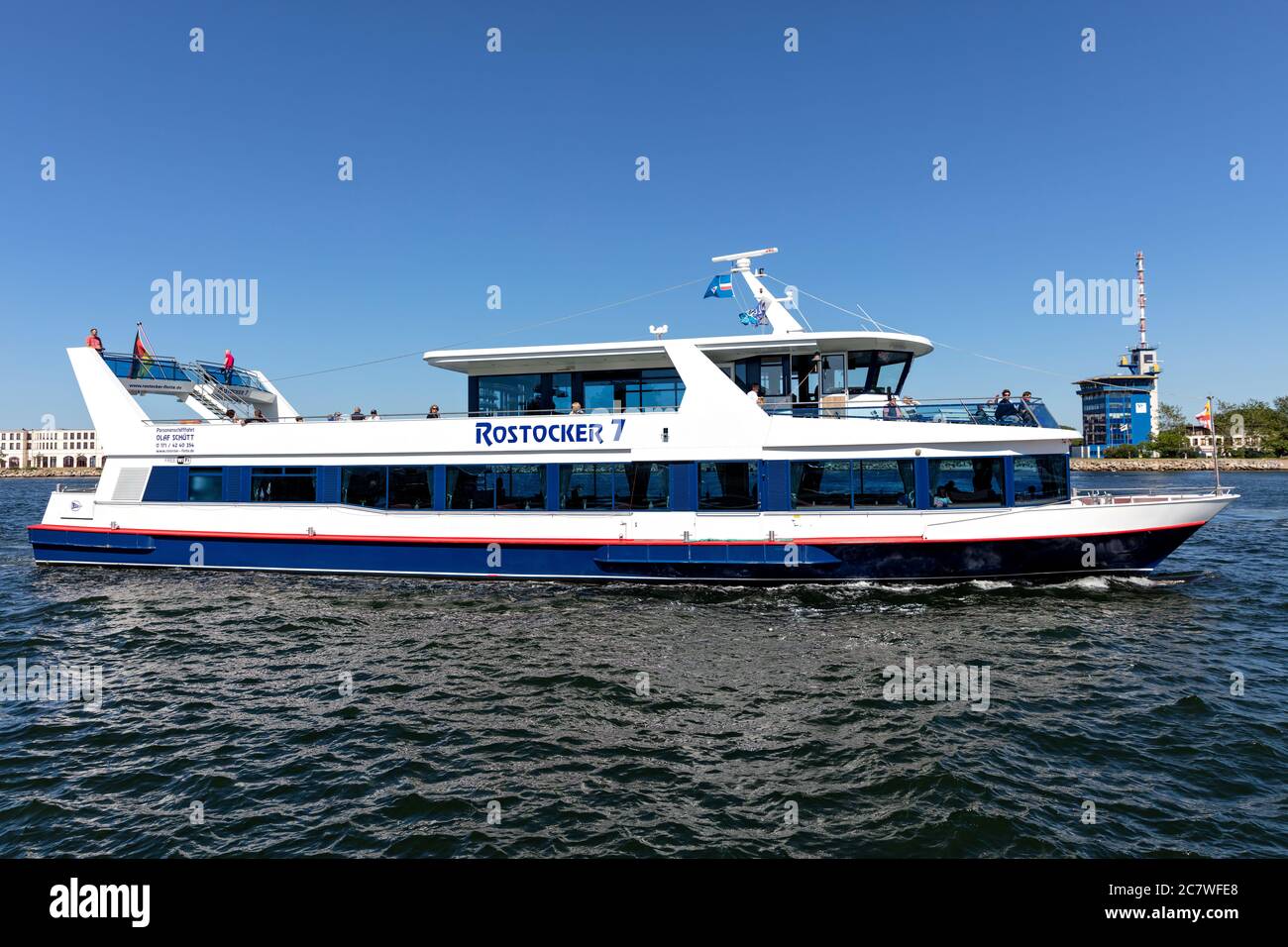 Ausflugsboot ROSTOCKER 7 auf Rostocker Hafenrundfahrt Stockfoto