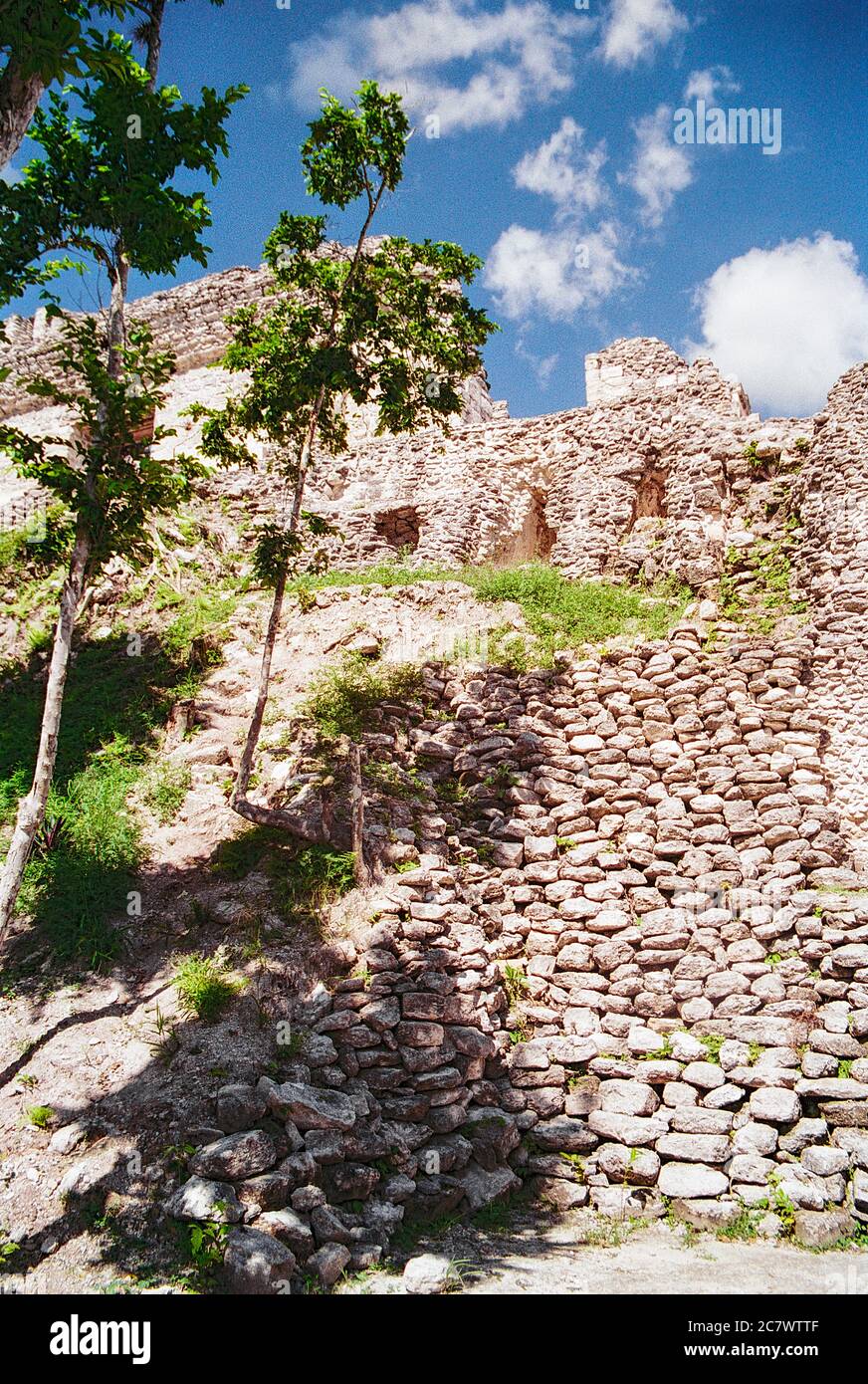 Maya-Ruinen von Becan. Campeche, Mexiko. Vintage Film Bild - ca. 1990. Stockfoto