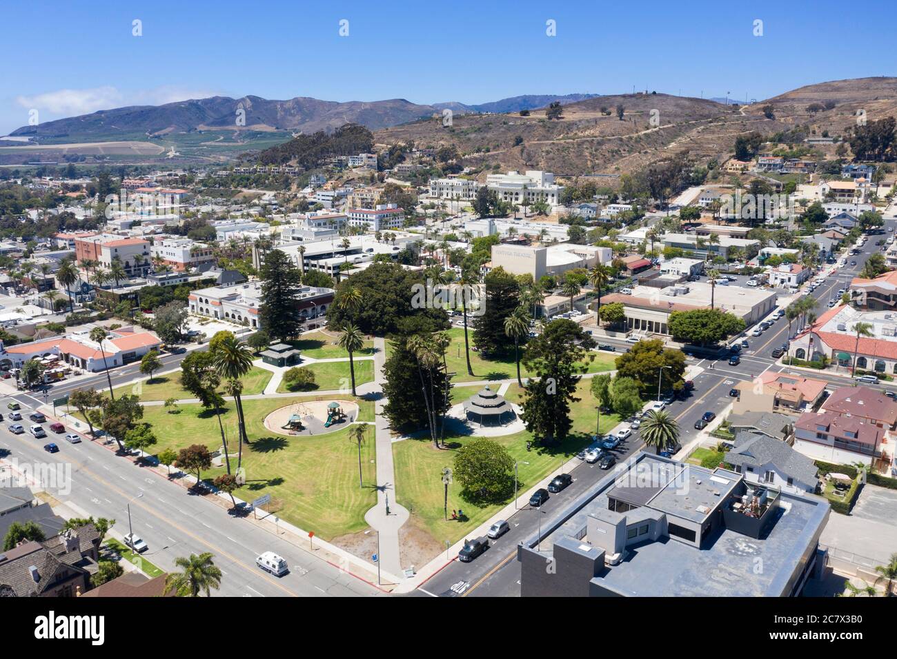 Luftaufnahme des Plaza Park und der Innenstadt von Ventura, Kalifornien Stockfoto