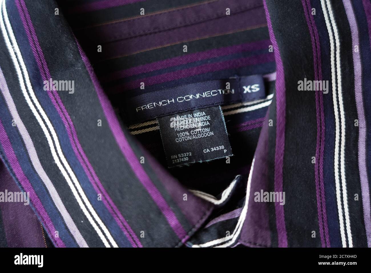 französische Connection Kleid Hemdlabel hergestellt in indien Stockfoto