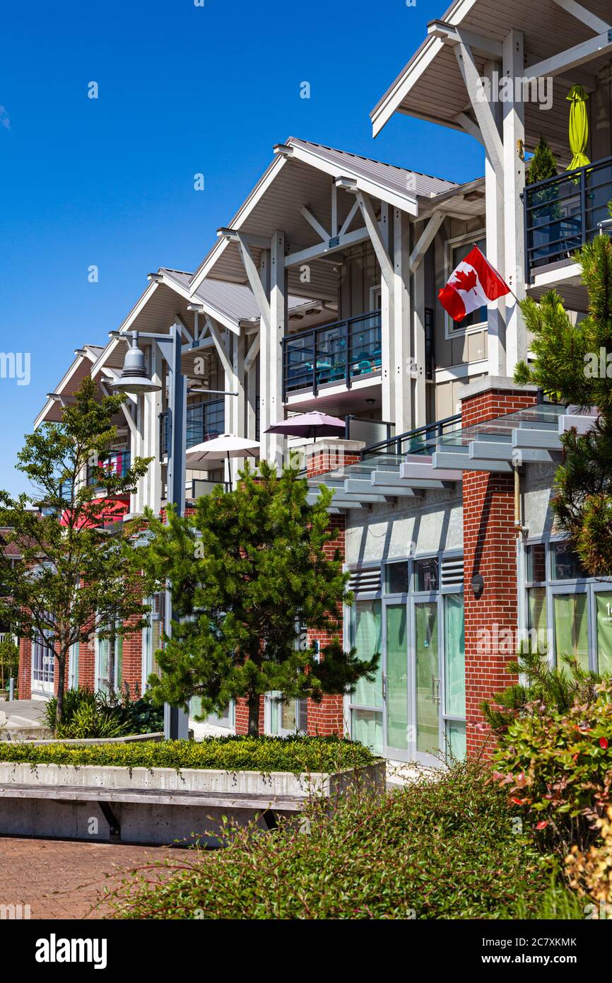 Luxus-Apartments am Wasser entlang der Steveston-Küste in British Columbia, Kanada Stockfoto