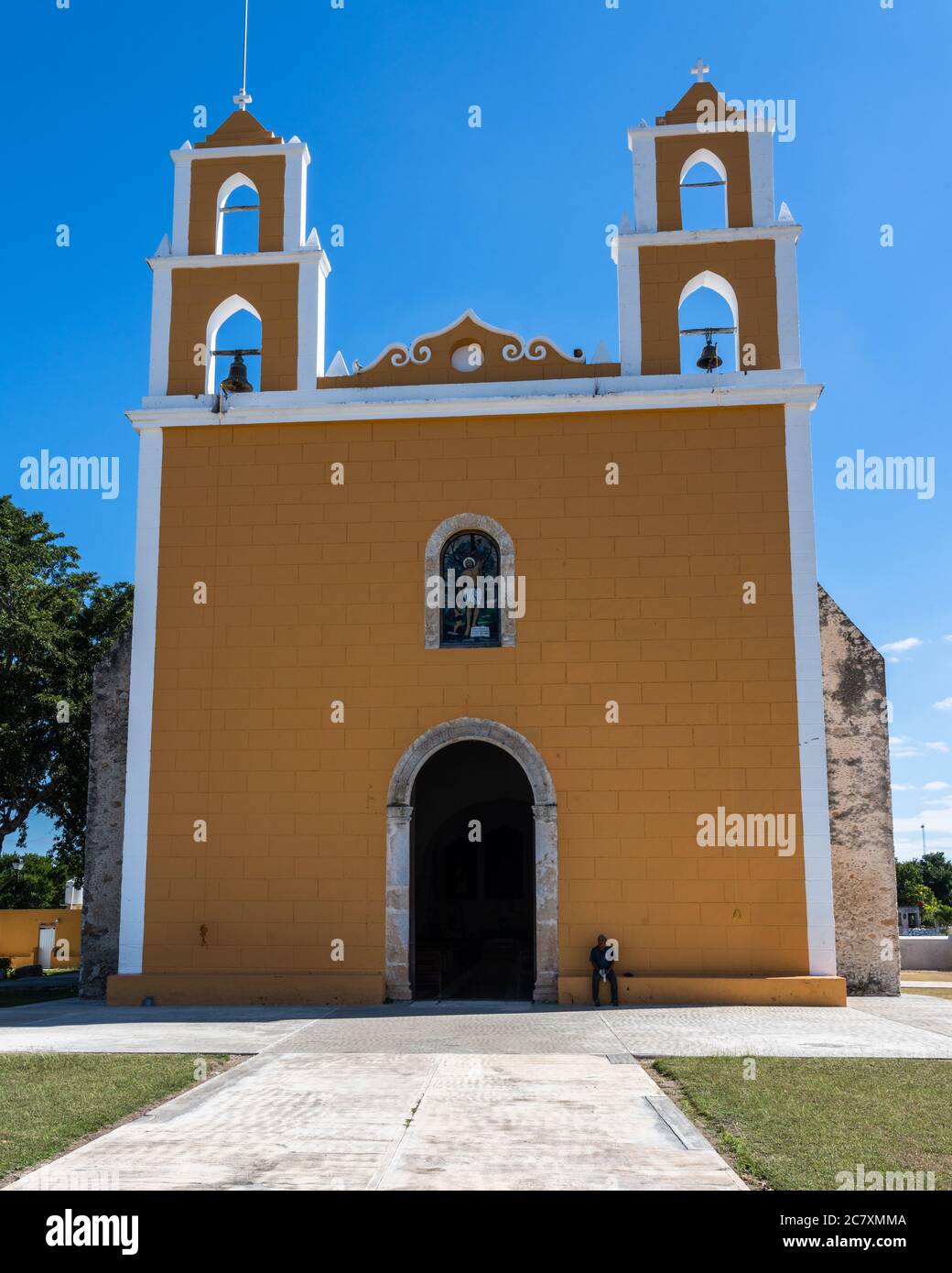 Die koloniale Steinkirche San Bartolome Apostolol in Nolo, Yucatan, Mexiko. Stockfoto
