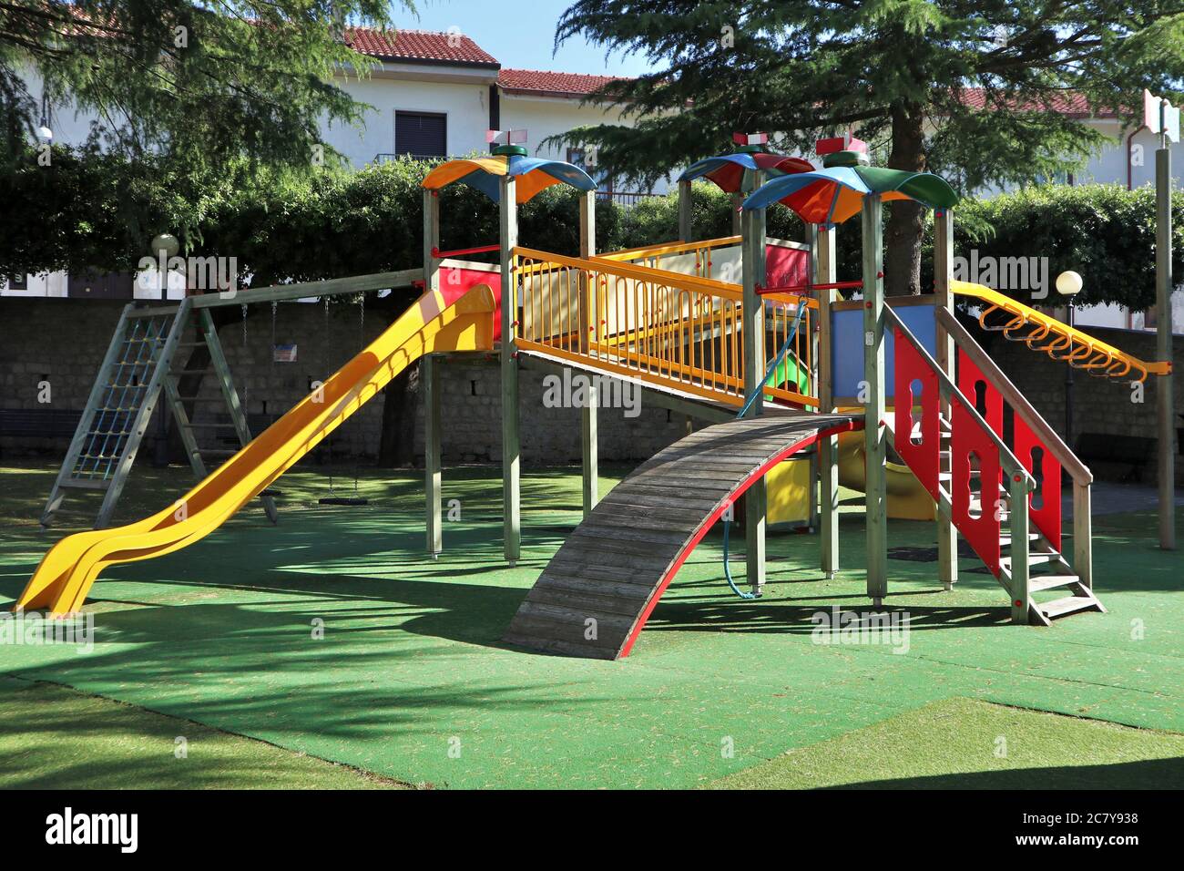 Sant'Angelo dei Lombardi - Bereich giochi in Villa comunale Stockfoto