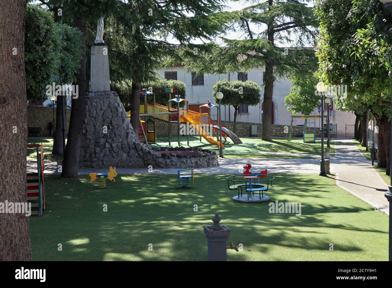 Sant'Angelo dei Lombardi - Parco giochi in Villa comunale Stockfoto