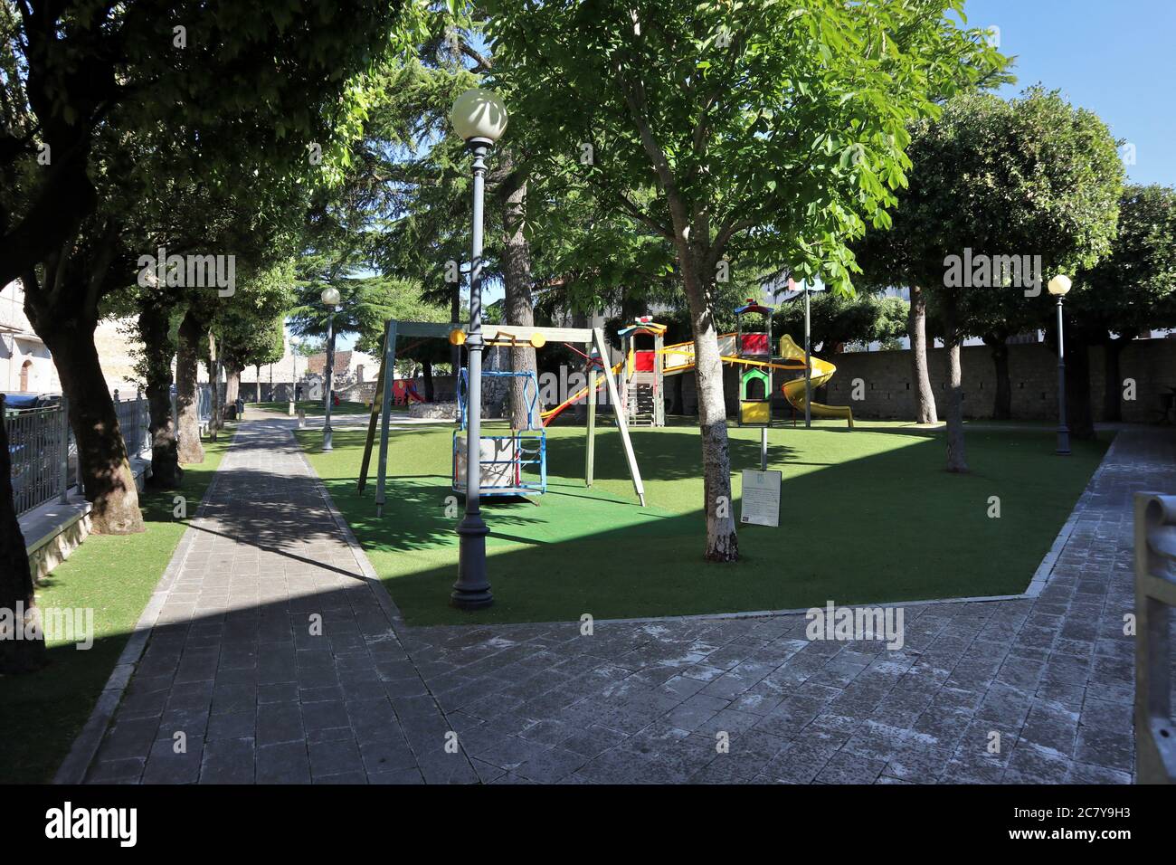 Sant'Angelo dei Lombardi - Parco giochi per bambini in Villa comunale Stockfoto