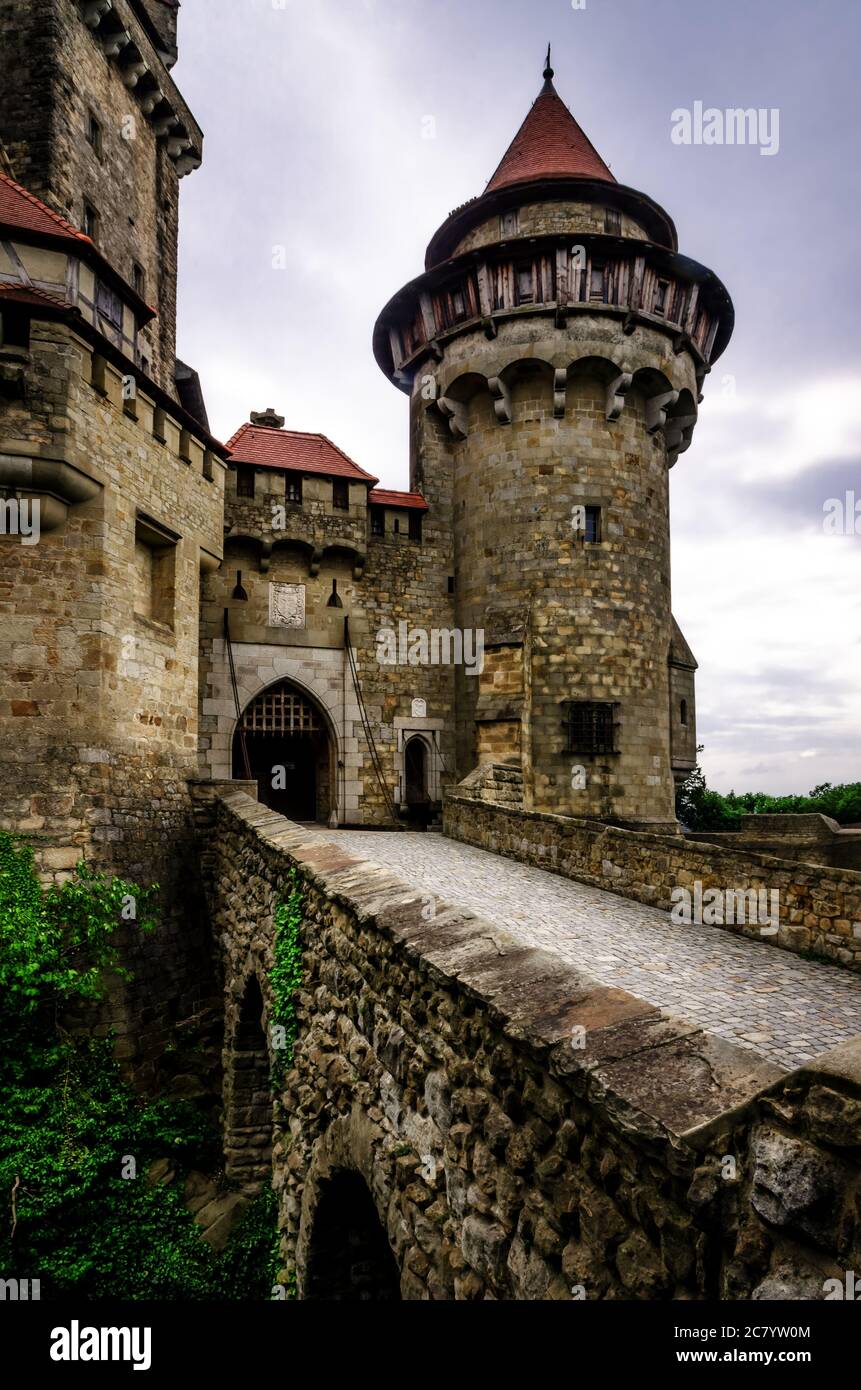 Burg Kreuzenstein in Leobendorf, bei Wien (Österreich Stockfotografie -  Alamy