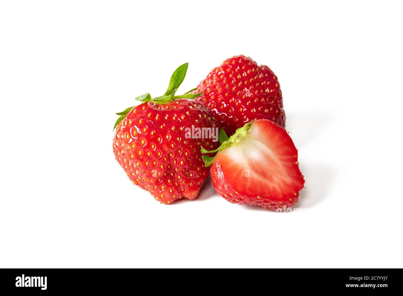 Frische Erdbeeren isoliert auf weißem Hintergrund. Stockfoto