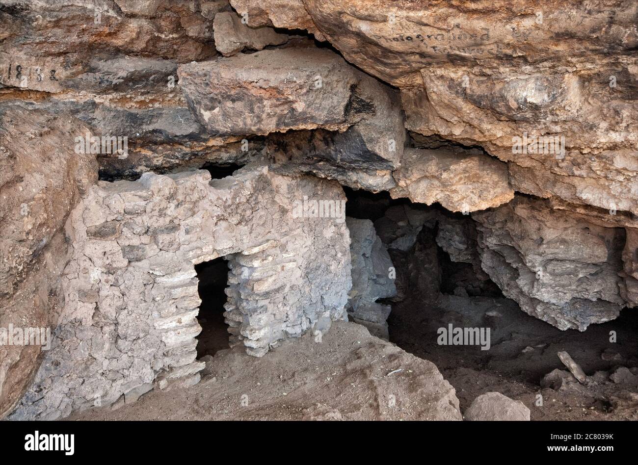 Swallet Pueblo Ruine in Montezuma Well, Sonoran Desert in der Nähe von Camp Verde, Arizona, USA Stockfoto