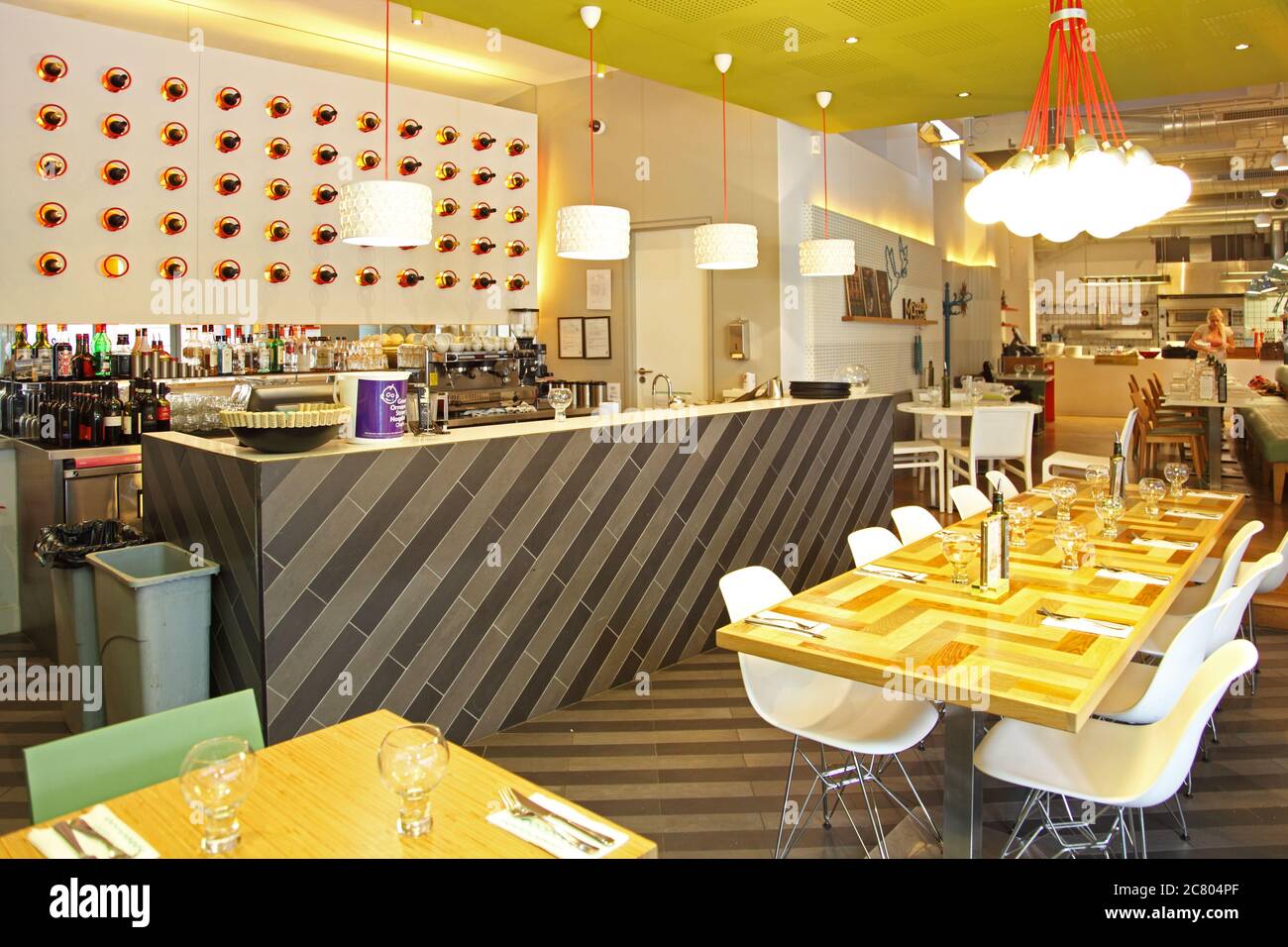 Interieur des italienischen Restaurants Ask, Bromley, Großbritannien. Restauant wird geschlossen und leer angezeigt. Stockfoto