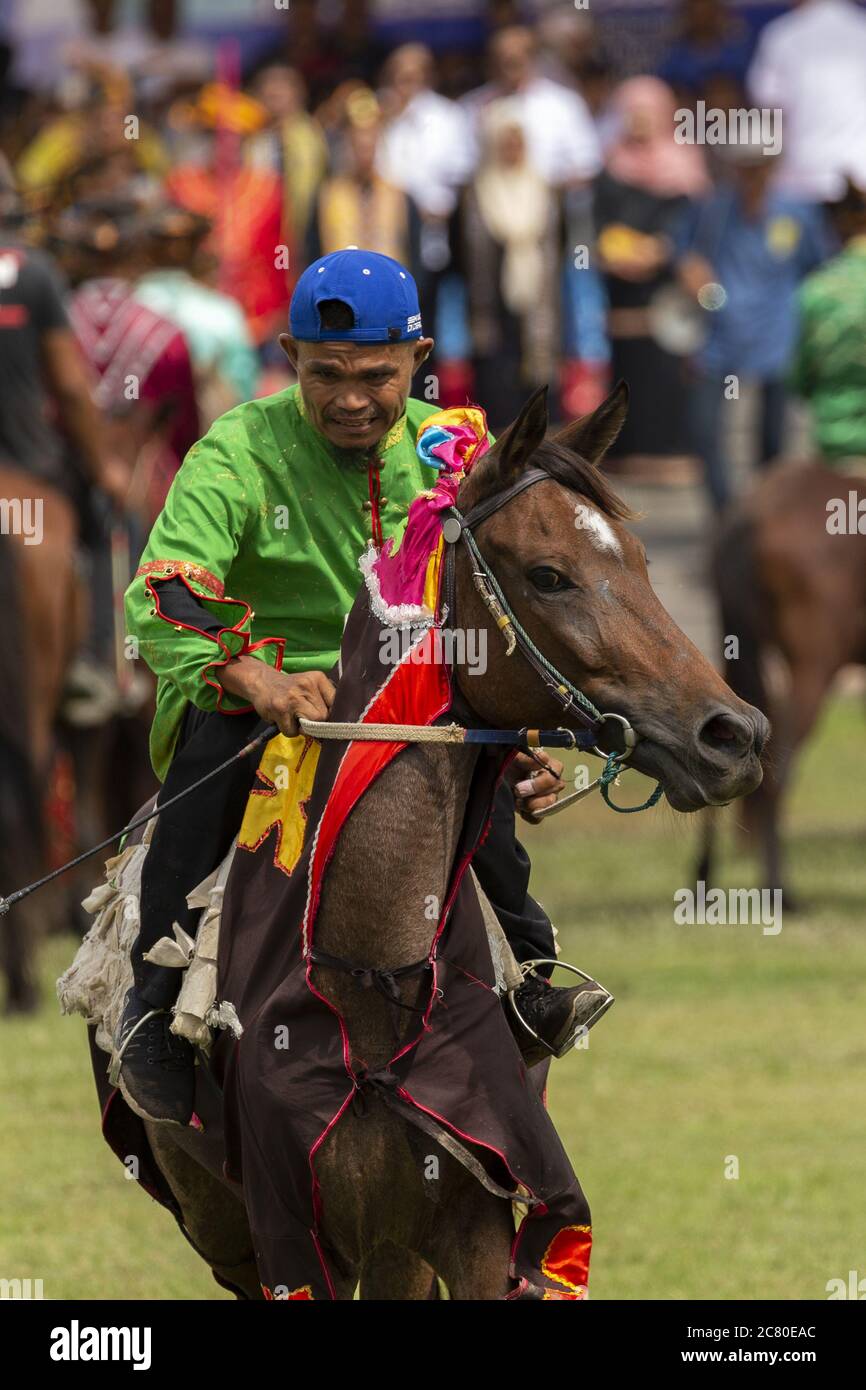 Tamu Besar Festival Kota Belud Sabah Borneo Malaysia Traditionen Südostasien Cowboys Pferd Kostüm Stockfoto