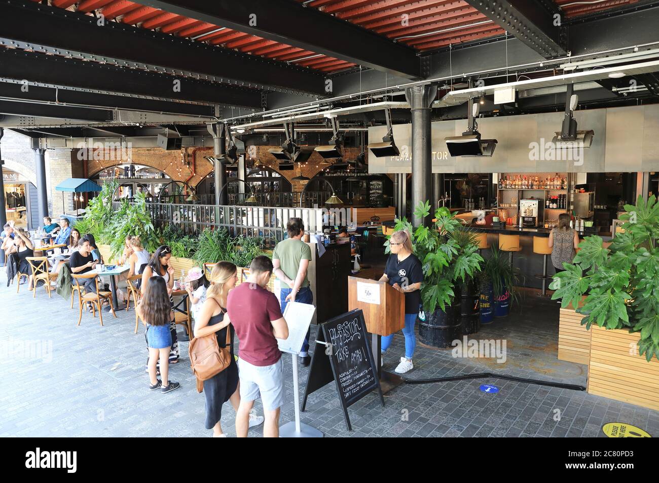Casa & Plaza Pastor Restaurant mit Covid-Safe in CDY, Kings Cross, North London, UK Stockfoto