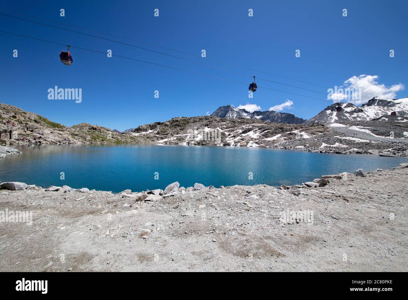 Ein schönes Weitwinkelbild eines kleinen Sees am 'Ghiacciao della Presena', dem Presena-Gletscher, Trentino, Italien Stockfoto