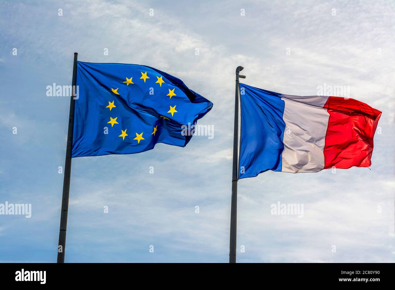 Flagge der Europäischen Union mit französischen Flaggen. Stockfoto