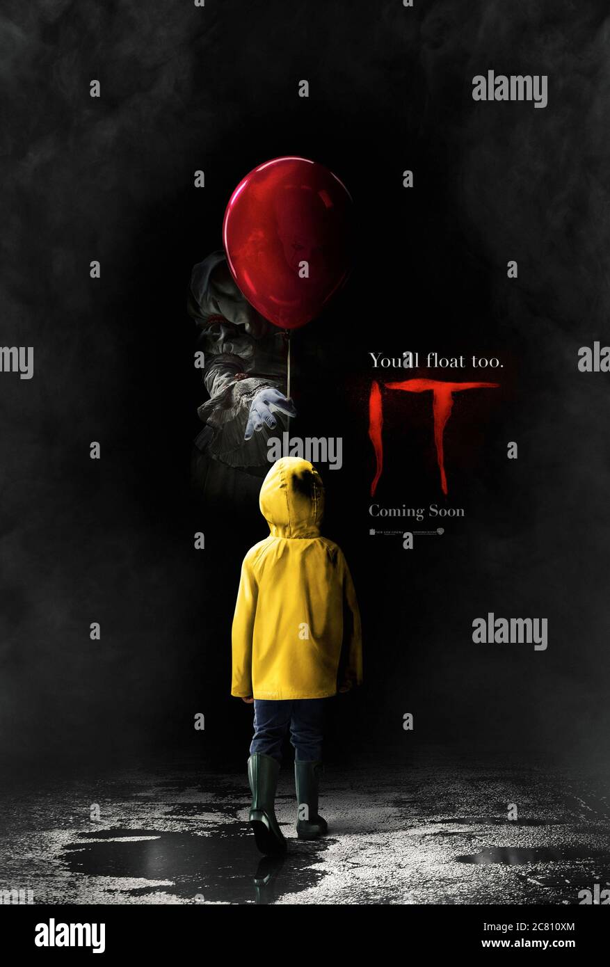 IT (2017) Regie: Andy Muschietti mit Bill Skarsgård, Jaeden Martell und Finn Wolfhard. Supernauraler Horror basierend auf Stephen Kings Roman über ein formverändertes Monster, das die Form von Pennywise, dem bösen Clown, annimmt. Stockfoto