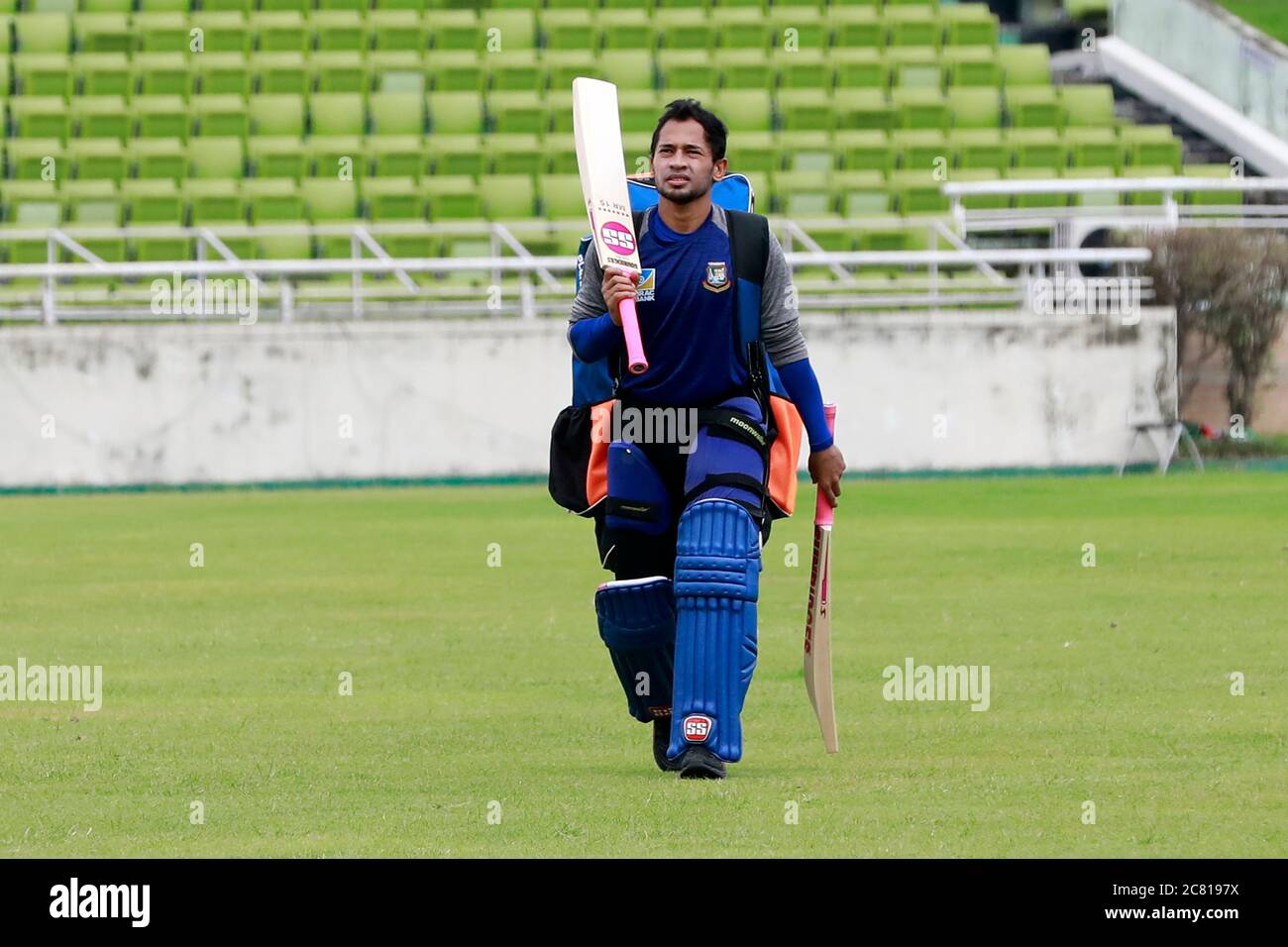 Dhaka, Bangladesch - 19. Juli 2020: Mushfiqur Rahim, durchlaufen individuelle Trainingseinheiten an verschiedenen Bangladesh Cricket Board (BCB) Einrichtungen Sonntag Stockfoto