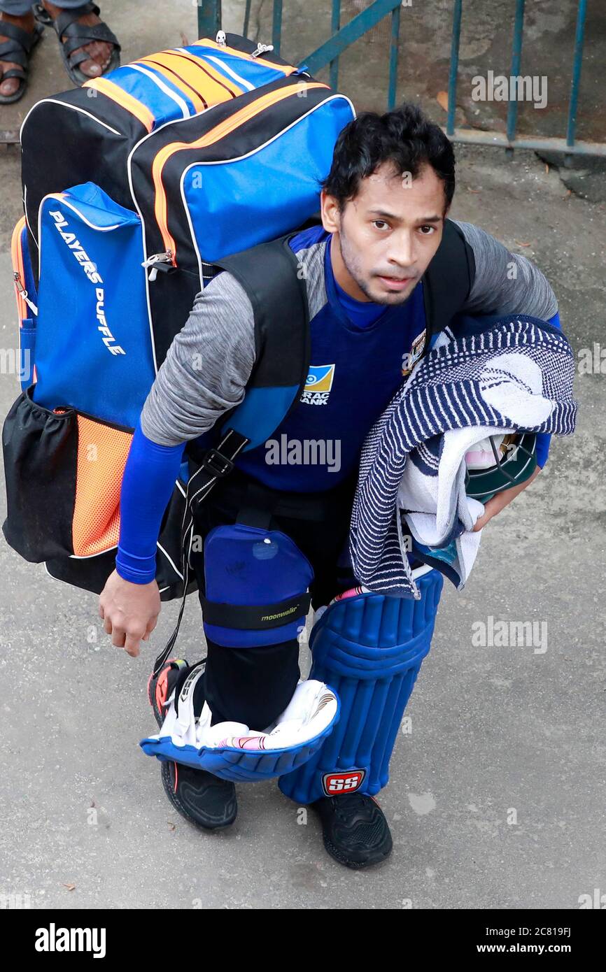 Dhaka, Bangladesch - 19. Juli 2020: Mushfiqur Rahim, durchlaufen individuelle Trainingseinheiten an verschiedenen Bangladesh Cricket Board (BCB) Einrichtungen Sonntag Stockfoto