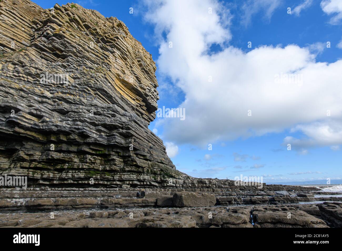 Nash Point Heritage Coastline die Heritage Coast, South Wales, die eine "Welsh Sphinx"-ähnliche Klippenwand besitzt Stockfoto