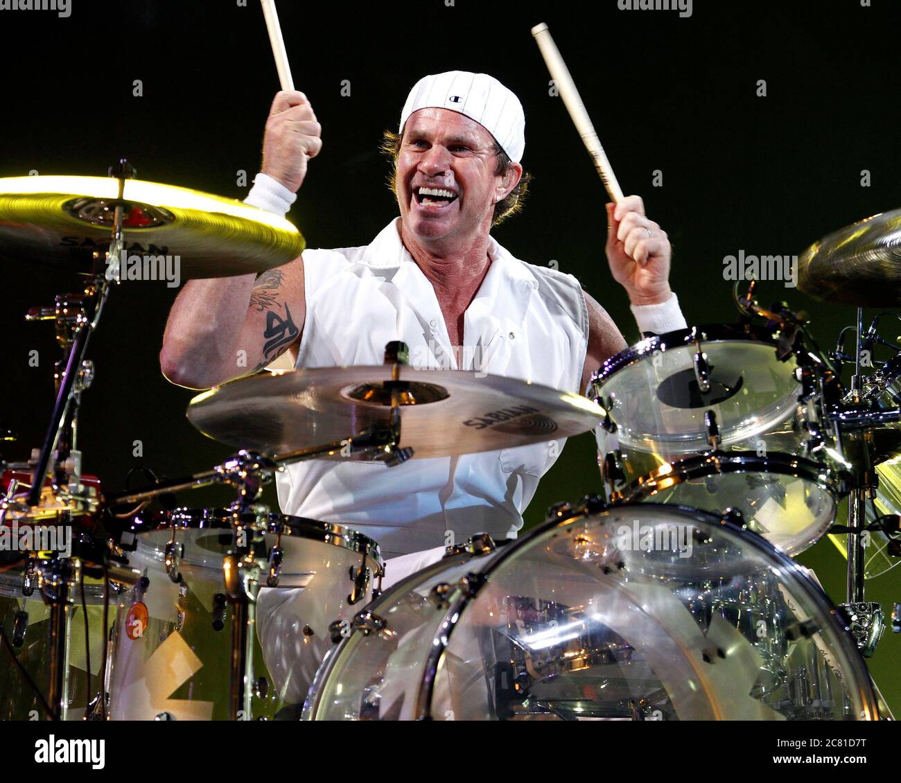 Der Drummer Chad Smith von Red Hot Chili Pepper tritt mit dem Rest der Band im BankAtlantic Center in der Nähe von Fort Lauderdale, Florida auf. Stockfoto