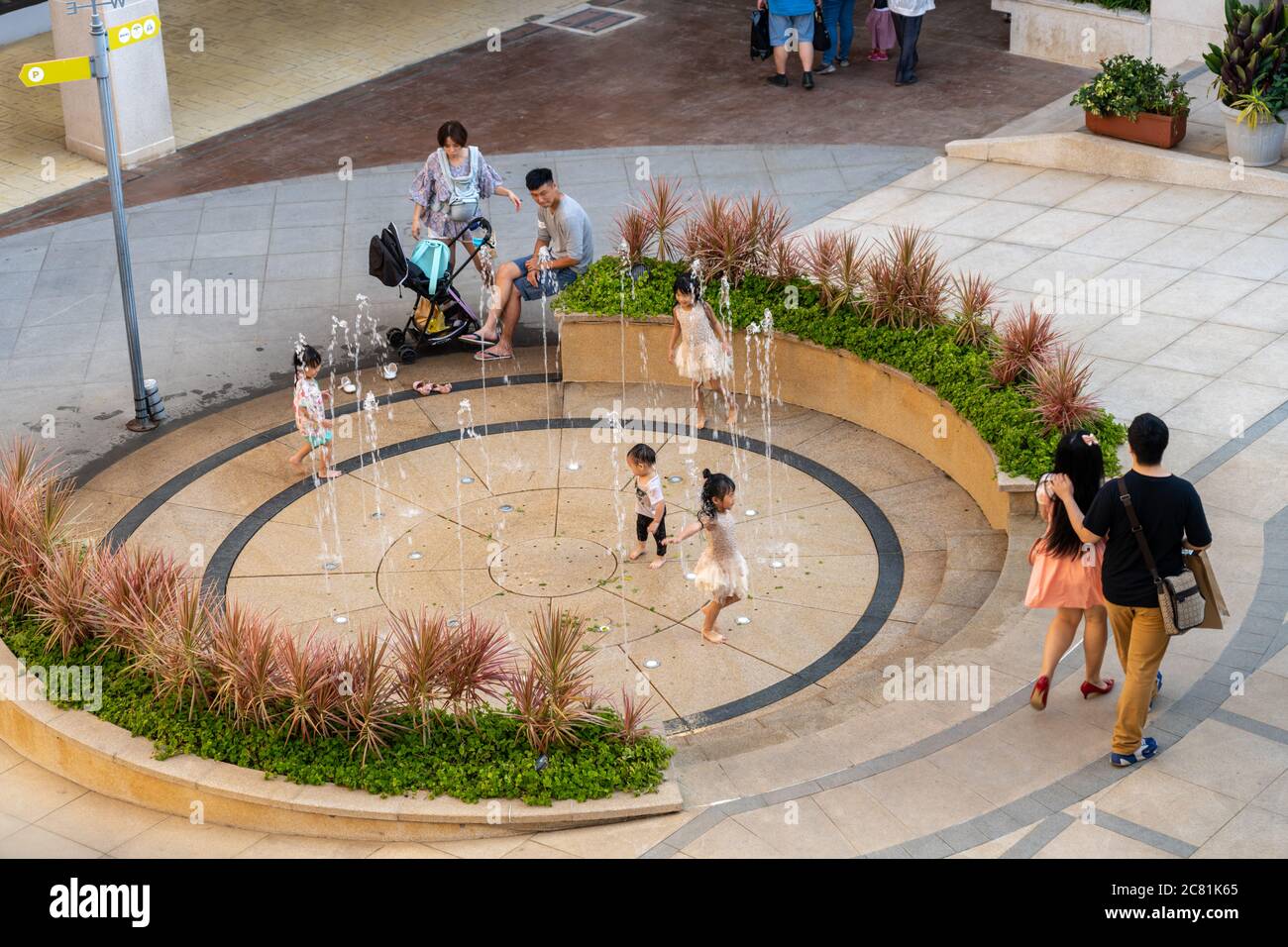 LIHPAO OUTLET MALL, ein Teil des LIHPAO RESORTS, das neben dem Themenpark LIHPAO LAND liegt. Stockfoto