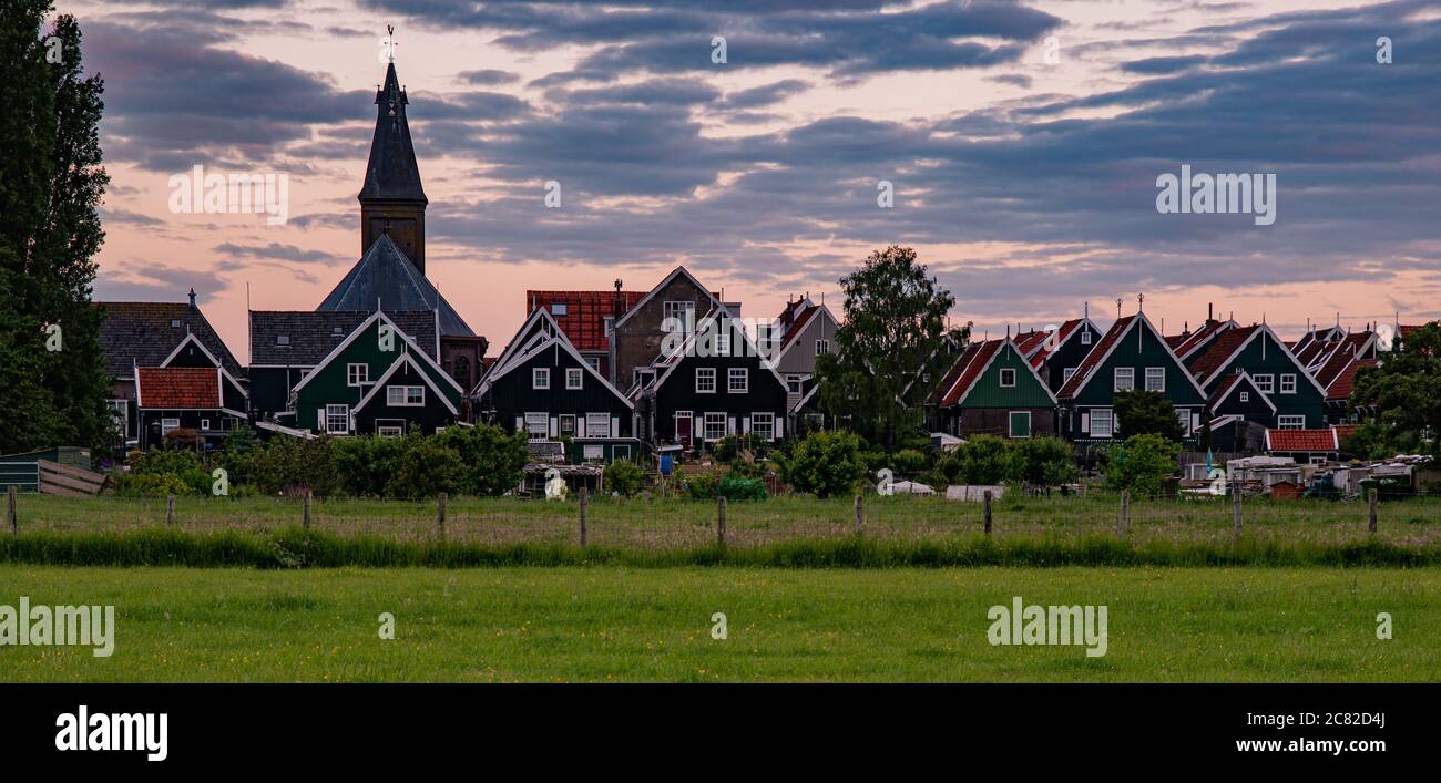Am frühen Morgen auf der touristischen Insel Marken in Noord Holland Stockfoto