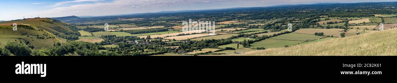 Panorama des Teufelsdeiches, South Downs, Sussex, Großbritannien in Richtung Fulking und darüber hinaus Stockfoto