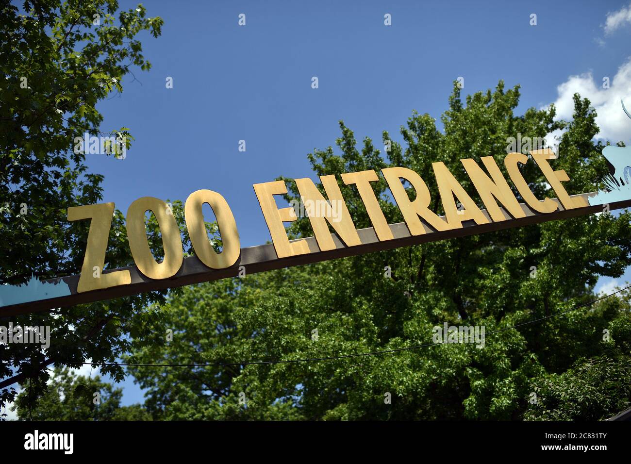 New York City, USA. Juli 2020. Der Bronx Zoo wurde für Mitglieder nur im Rahmen der Phase 4 der Wiedereröffnung in New York, NY, 20. Juli 2020 eröffnet. In Phase 4 können Zoos botanischen Gärten mit 1/3 Kapazität öffnen, können professionelle Sport ohne Fans und Medienproduktionen mit nicht mehr als 25 Menschen wieder aufnehmen. (Anthony Behar/Sipa USA) Quelle: SIPA USA/Alamy Live News Stockfoto