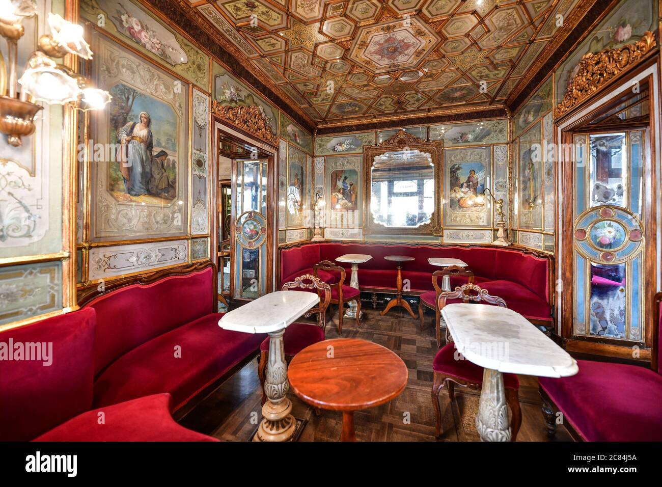 Italien, Venedig: Das Florian Cafe oder Caffe Florian ist das älteste, berühmte und luxuriöse Kaffeehaus am Markusplatz (Piazza San Marco). Gegründet in 1 Stockfoto