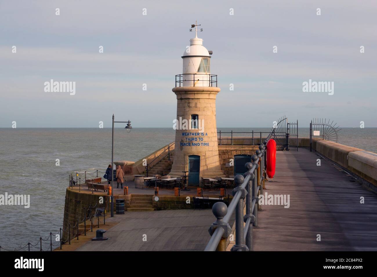 Folkestone Harbour Arm, Lighthouse, Winter, Folkestone, Kent, England Stockfoto