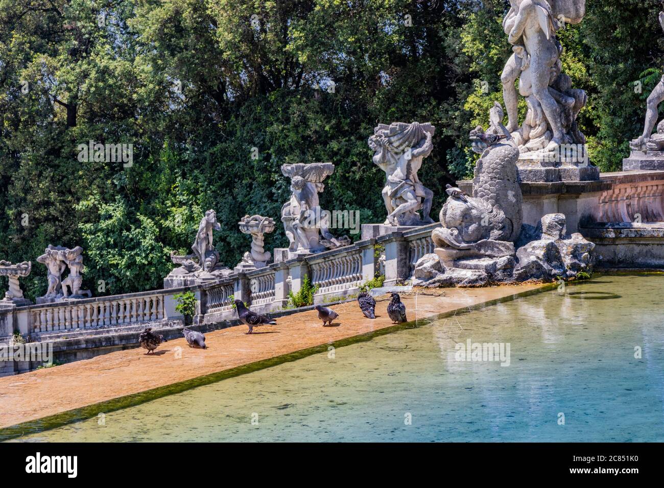 Knstliches wasserbecken -Fotos und -Bildmaterial in hoher Auflsung  Alamy
