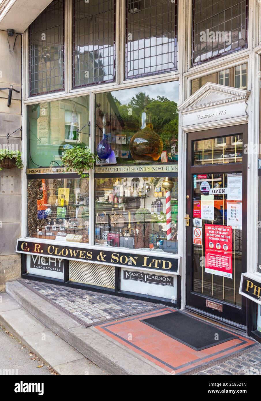 Old Fashioned Shop liegt an der Apotheke in Buxton Stockfoto
