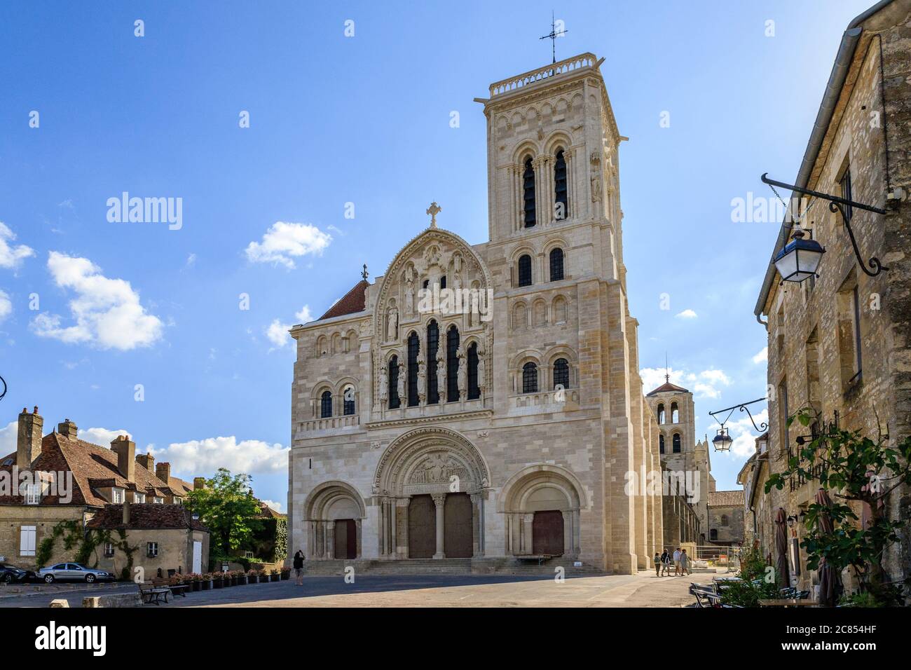 Frankreich, Yonne, regionaler Naturpark von Morvan, Vezelay, beschriftet Les Plus Beaux Villages de France (die schönsten Dörfer Frankreichs), Basilika Stockfoto