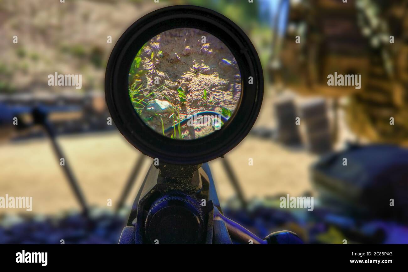 Blick durch ein Zielfernrohr Stockfoto