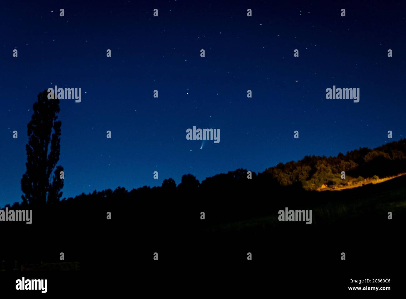 Komet Neowise, C2020 F3, am Himmel von Herreruela de Castilleria, Palencia. Spanien Stockfoto
