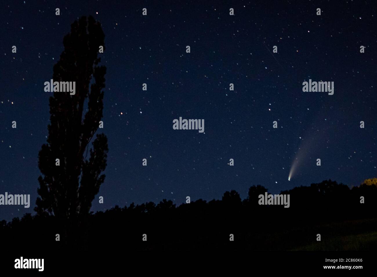 Komet Neowise, C2020 F3, am Himmel von Herreruela de Castilleria, Palencia. Spanien Stockfoto