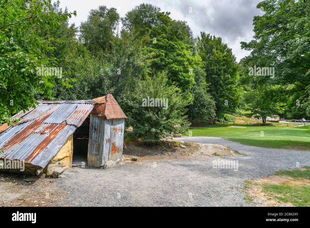 Wellblech-Hütte im historischen chinesischen Siedlungsviertel, Arrowtown, Neuseeland Stockfoto