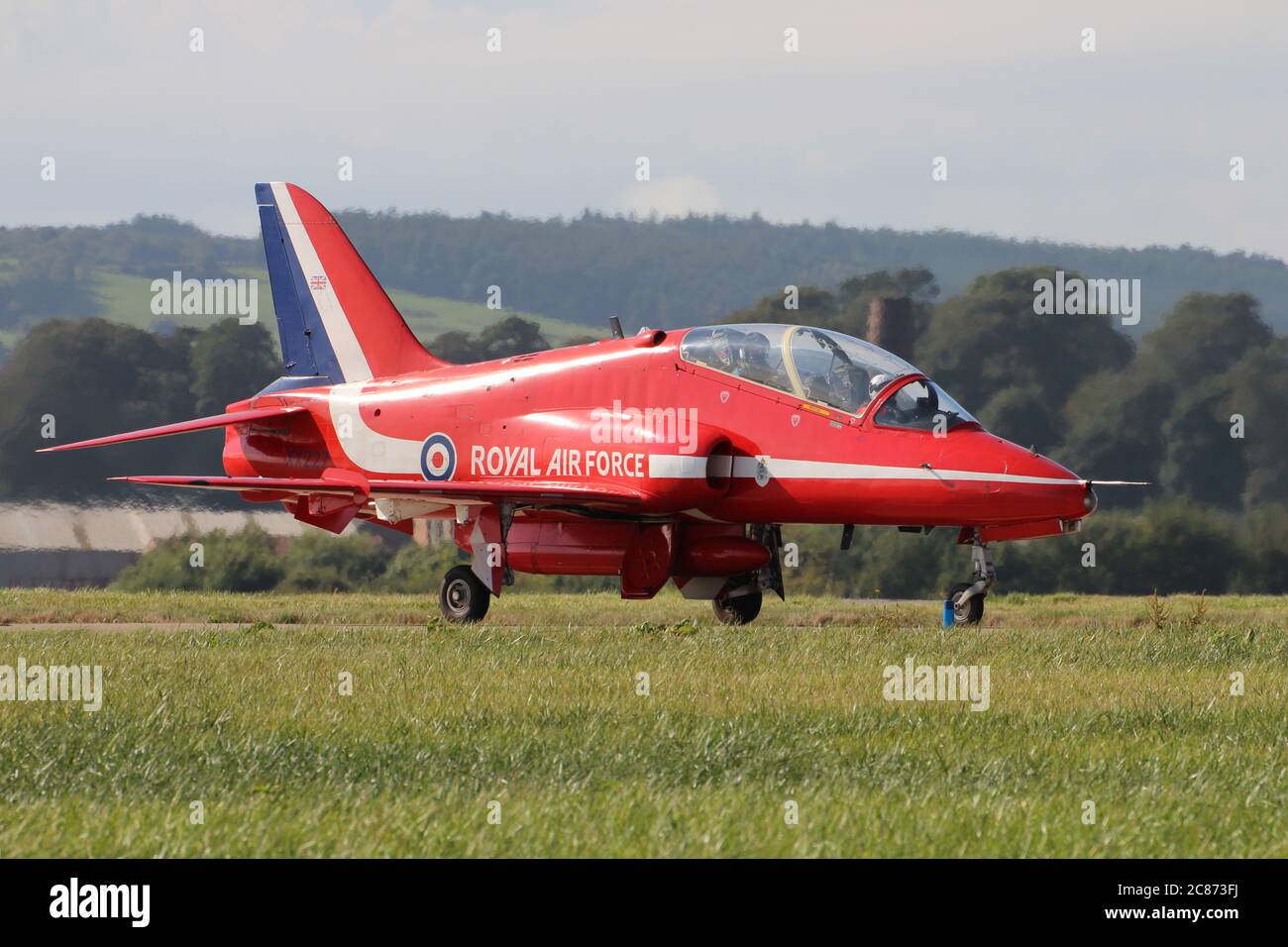 XX227, ein BAE Hawk T1 des Royal Air Force Kunstflugvorführung-Teams, die Red Arrows, bei RAF Leuchars im Jahr 2013. Stockfoto