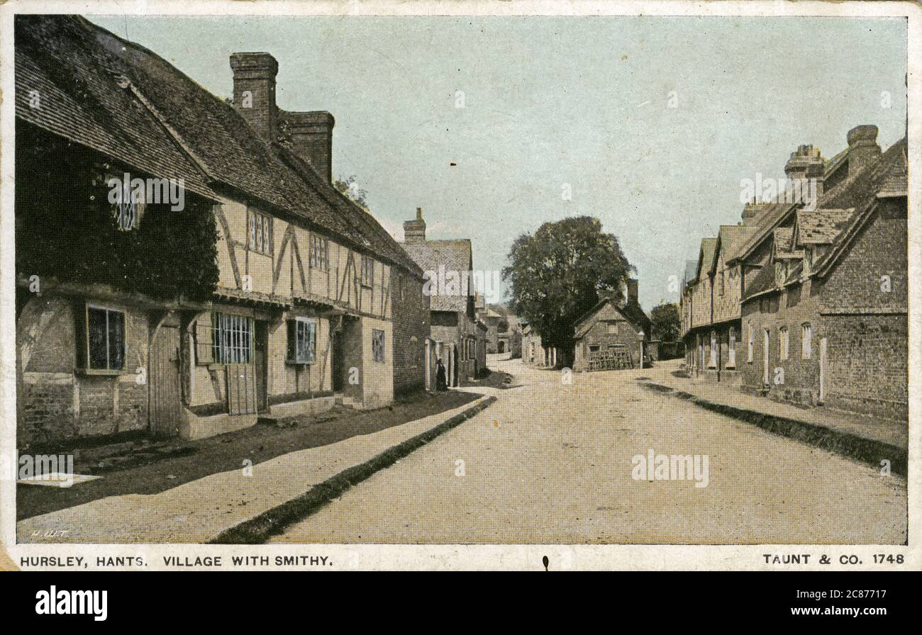 Das Dorf, Hursley, Hampshire, England, mit Smithy. Stockfoto