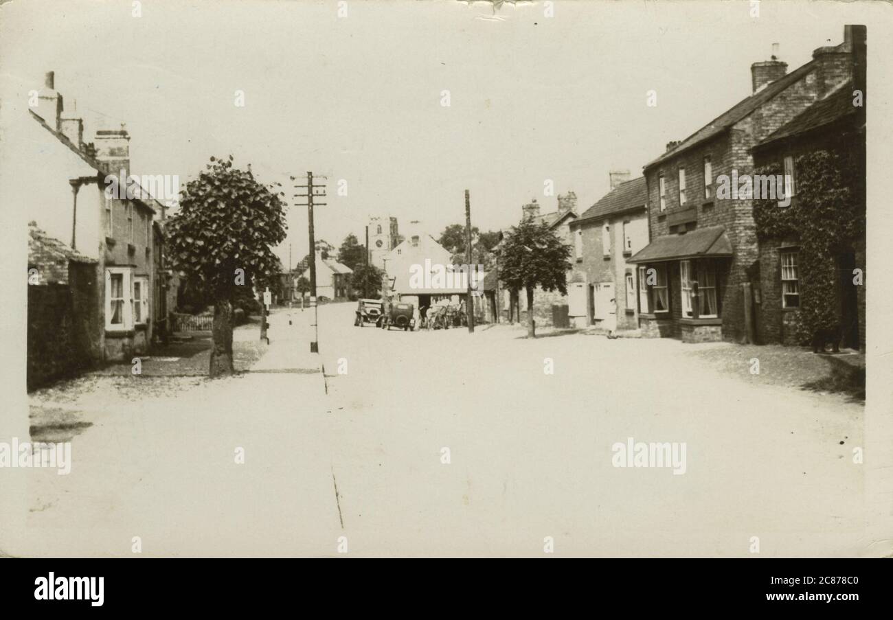 The Village - (zeigt das George Inn), Wath, Ripon, Harrogate, Yorkshire, England. Stockfoto