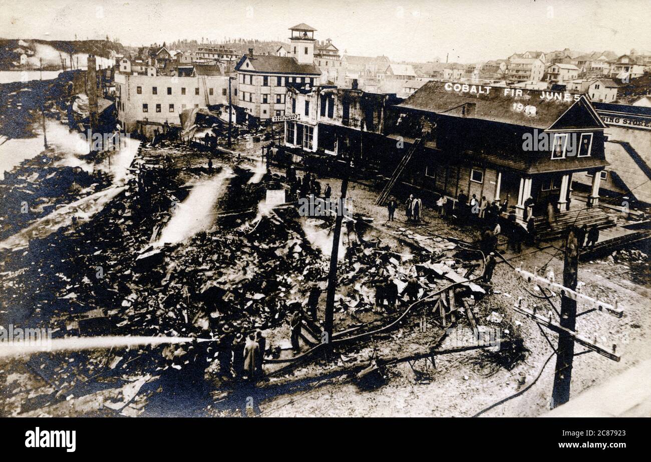 Kanada - Ontario - Mining Town - Cobalt - Harrington's Restaurant zerstört durch Feuer am 5. Juni 1912. Stockfoto