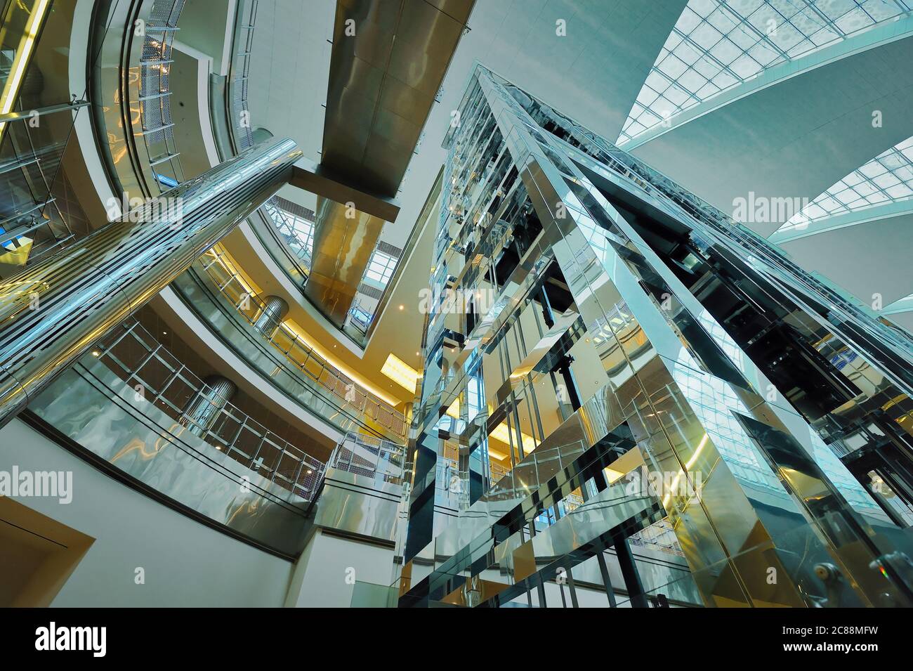 Interior Arrival Departure Terminal Dubai Stockfotos Und Bilder Kaufen Alamy