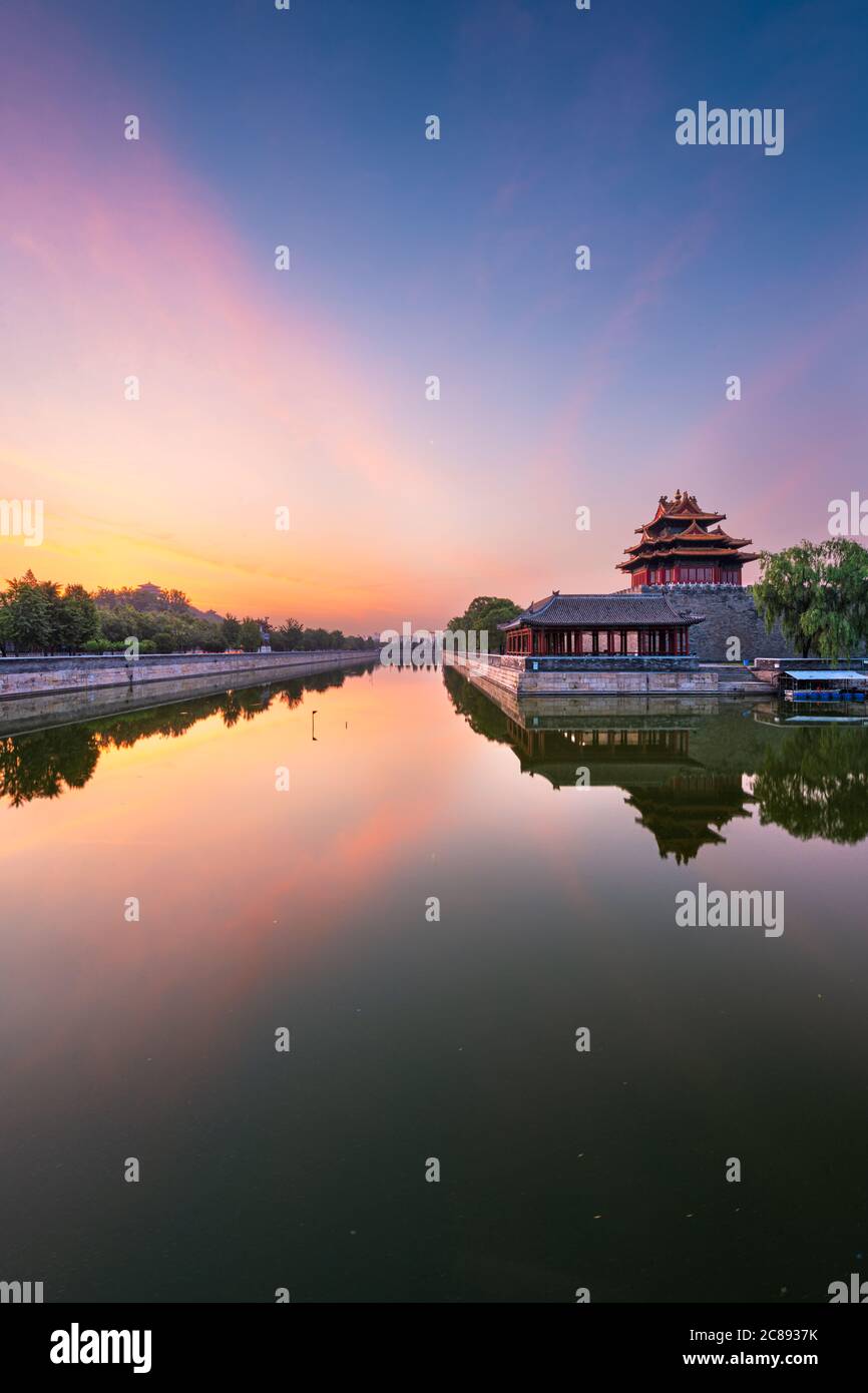 Peking, China aus dem äußeren Graben der Verbotenen Stadt bei Sonnenaufgang. Stockfoto