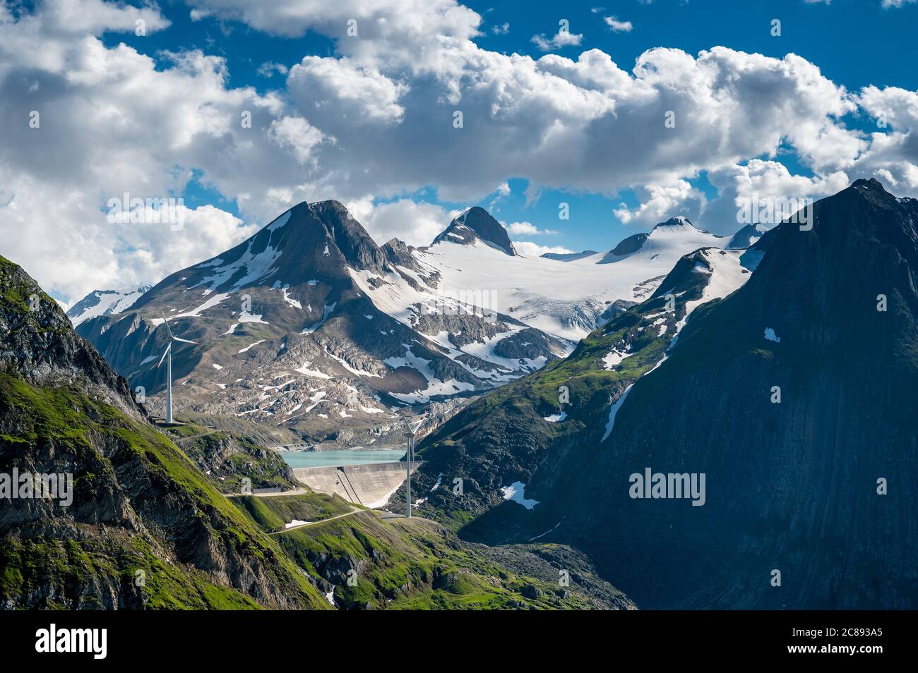 Nufenenpass mit Griesgletscher, Bättelmatthorn, Rothorn und Blinnenhorn auf in den Walliser Alpen Stockfoto