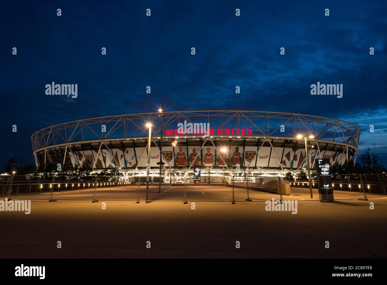 West Ham United's Heimatstadion – das Londoner Stadion – im Queen Elizabeth Olympic Park in Stratford, London, Großbritannien Stockfoto