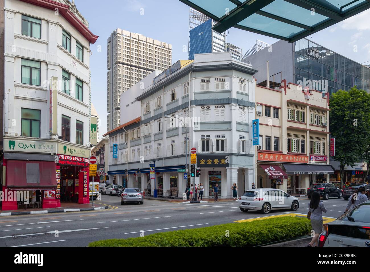 Typische Straßenszene in der North Bridge Road, Singapur Stockfoto